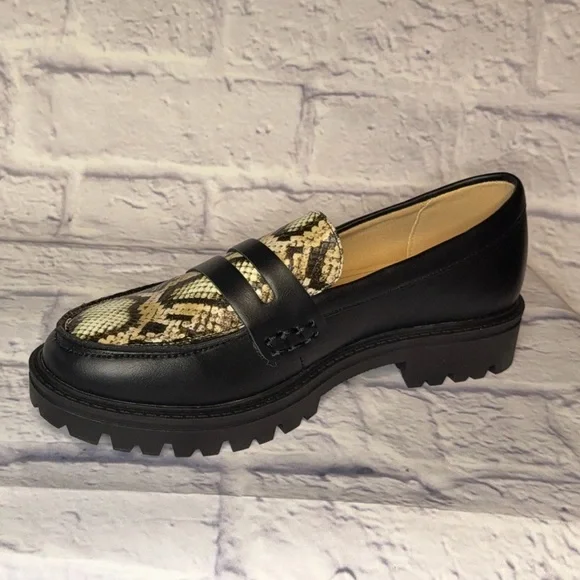 Journee Collection Black and Snake Pattern Loafers - Picture 1 of 4